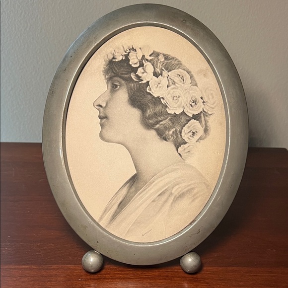 Antique Woman with Flowers Portrait Aluminum Oval Ball Feet Picture Frame - Picture 1 of 13